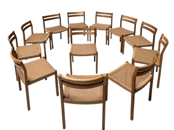 Set of 12 Mid-Century Modern 401 Dining Room Chairs by Niels Otto Møller, 1970s